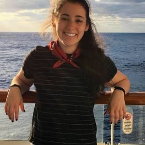 Meet your Posher, Lydia